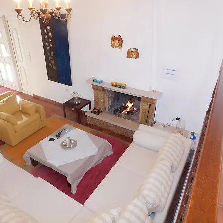 Aris Country house
